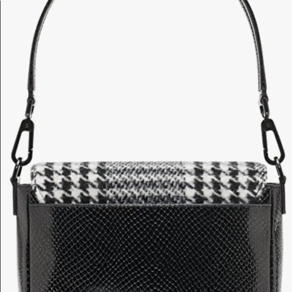 Calvin Klein 🌹ASHLEY NWOT 🌹should bag on trend shoulder bag like NEW - Picture 3 of 10